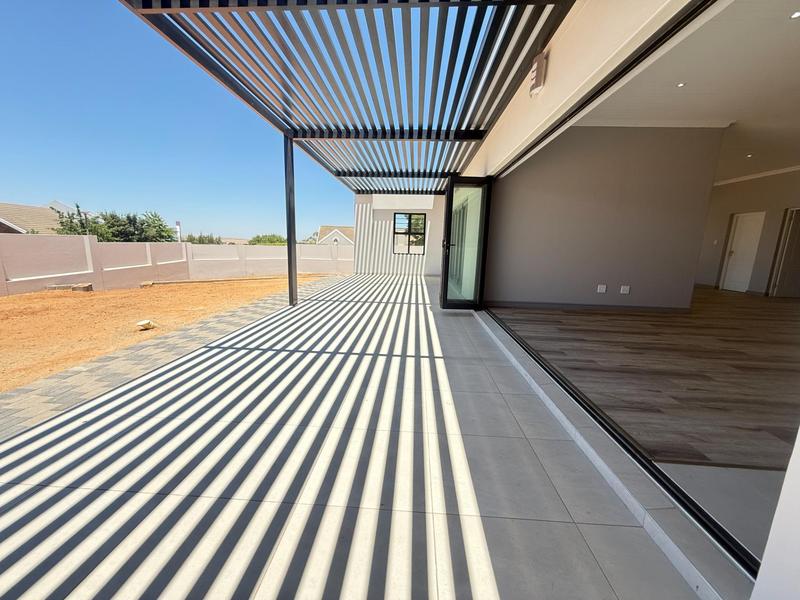 4 Bedroom Property for Sale in Tafelzicht Western Cape